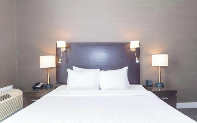 Sandman Signature Kamloops Hotel