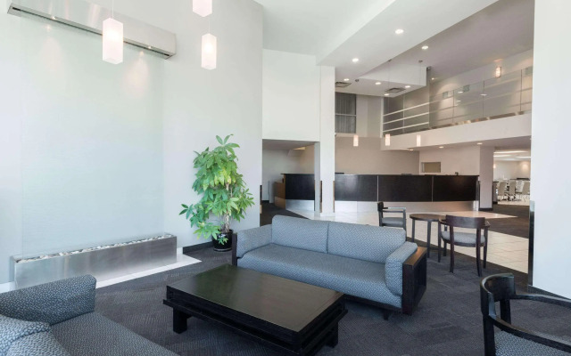 Super 8 Downtown Toronto