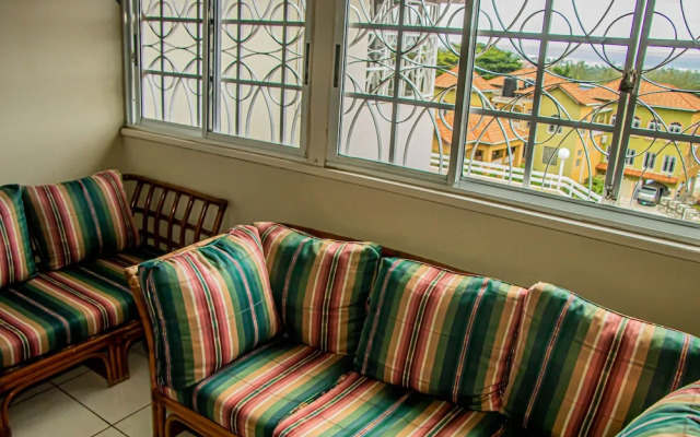 The Whytehouse Villa