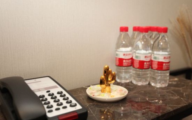 Jianguofeiman Hotel (Xi'an Bell Tower Subway Station Huimin Street) – Meal – Xi'an
