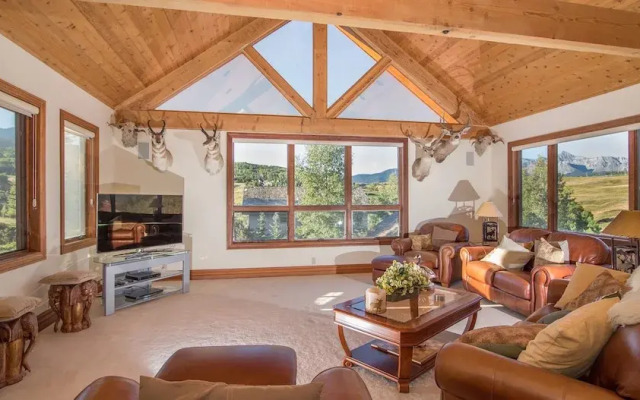 Lodge ON THE Point by Exceptional Stays
