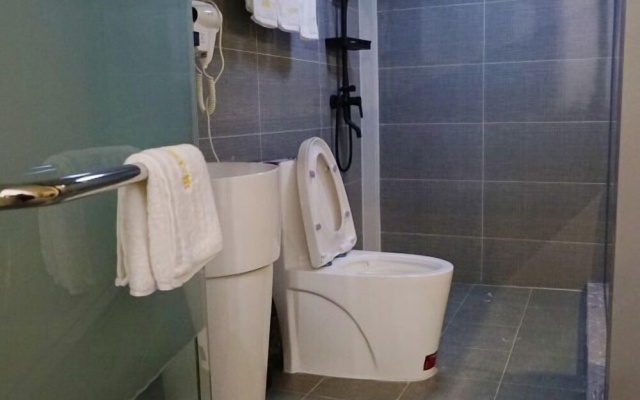 Houyuan Theme Hotel (Dalian Technical College) – Bathroom – Dalian