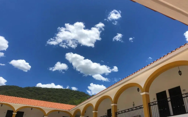 Casa Blanca Hotel