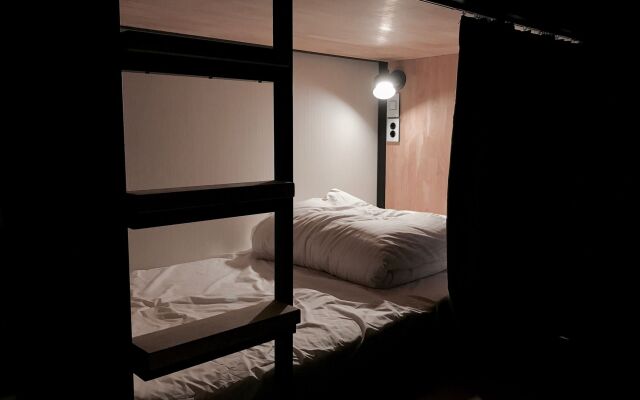 Comet Guesthouse - Hostel