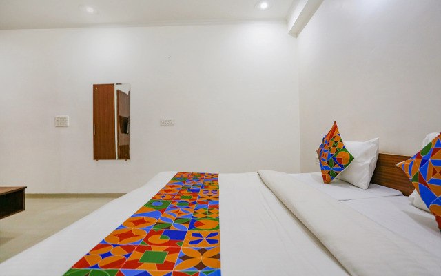 Fabhotel 52 Ivory