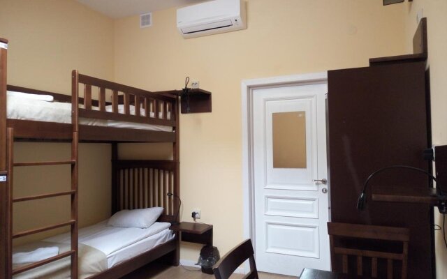 Gar'is Hostel Lviv