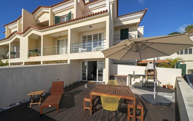 Barbecue and Sunbathing and sea View, Casa Skyline