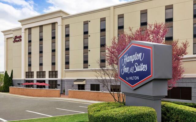 Hampton Inn & Suites Frederick-Fort Detrick