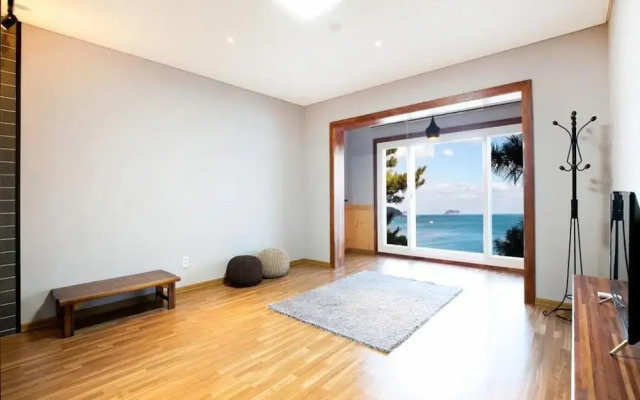 Geoje Big Sol Pension
