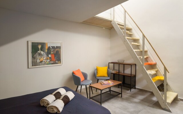 Duplex Lively Neighborhood by FeelHome