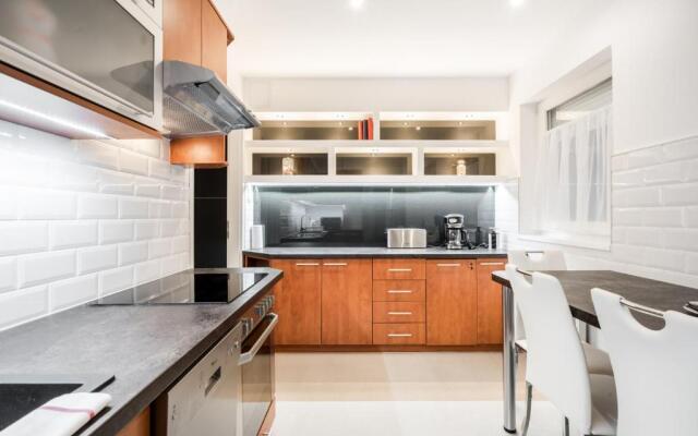 BpR Garay Suite with rooftop terrace & A/C