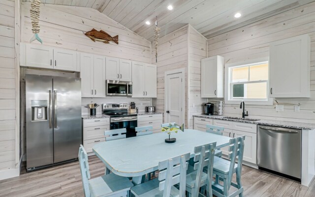Fishtastic Sp103 4 Bedroom Home by RedAwning