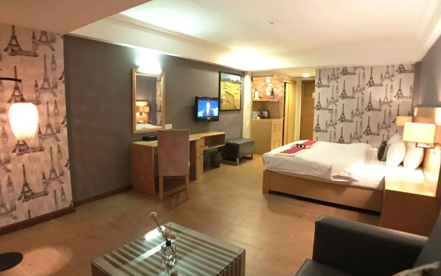 Discovery Hotel