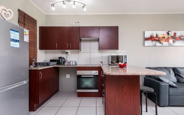JoziStay @ Jackal Creek Apartments