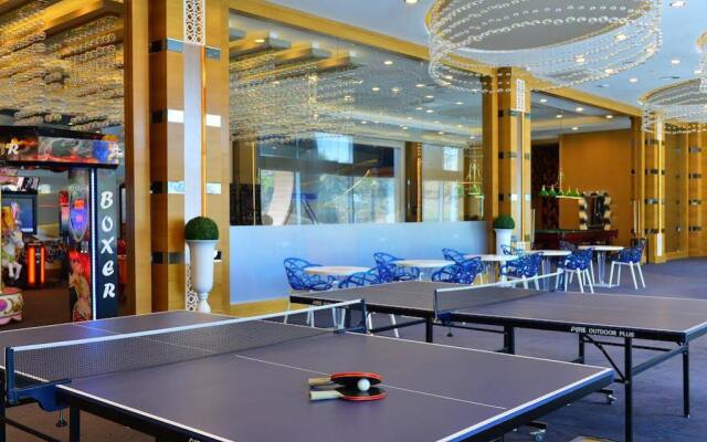 Azura Park Residence