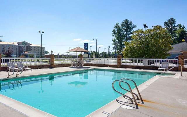 Quality Inn Petersburg Fort Lee Area