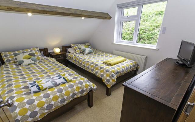 Stables & Breeze | 6 Bedrooms / Sleeps 13 | Sea Views