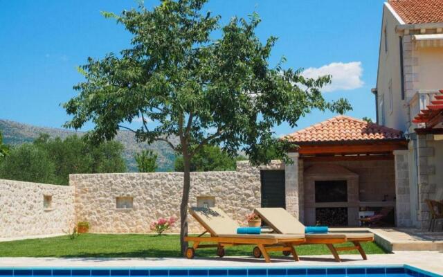 Villa Antonija - Four-bedroom Villa With Terrace and Private Pool