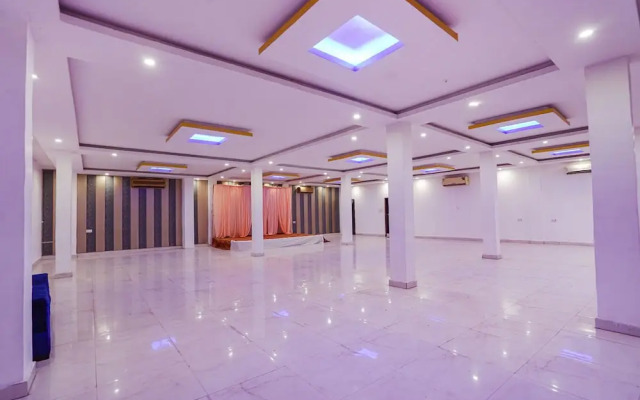 FabExpress Aditya Grand