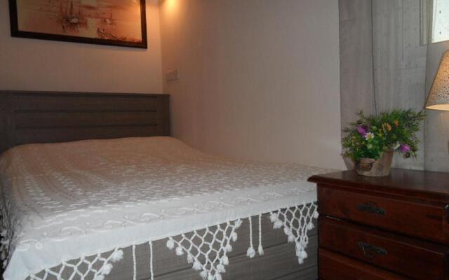 SUNSHINE APTS, TWO BEDROOM , FREE INTERNET, No 3