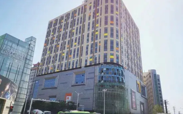 Sutian Homestay (Yuncheng Dongxing Upward Plaza)