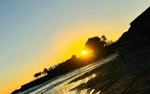 Sambo Mambo Beach Hotel