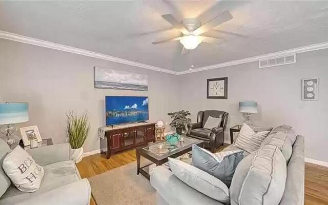 Lovely 3 Bedroom Condo On Golf Course