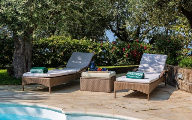 Romantic Rooftop Apartment with Pool&Terrace