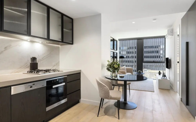 Luxuria Apartments - Collins House