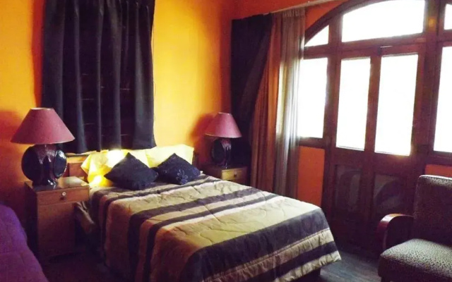 Hostal Paris