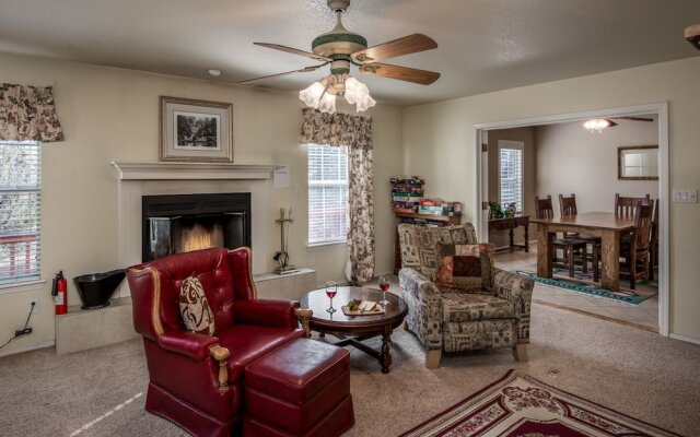 Golf Getaway - Three Bedroom Cabin