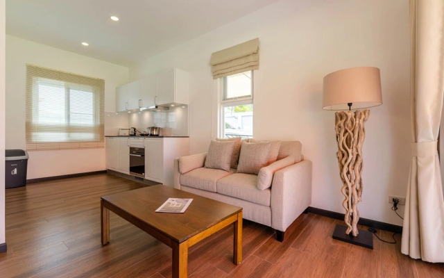 Modern 4 BR Pool & Tropical Garden MS-30