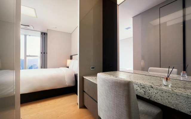 Newcz Lct Residence
