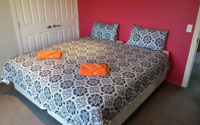 Claremont Country Lodge B&B