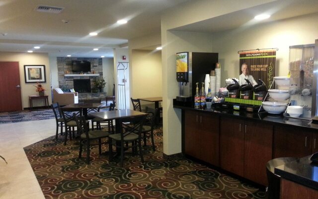 Cobblestone Hotel & Suites - Knoxville