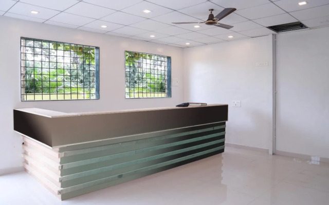 OYO 22066 Hotel Mayur