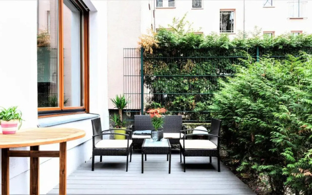 90sqm 2BR Design Gem - outdoor terrace