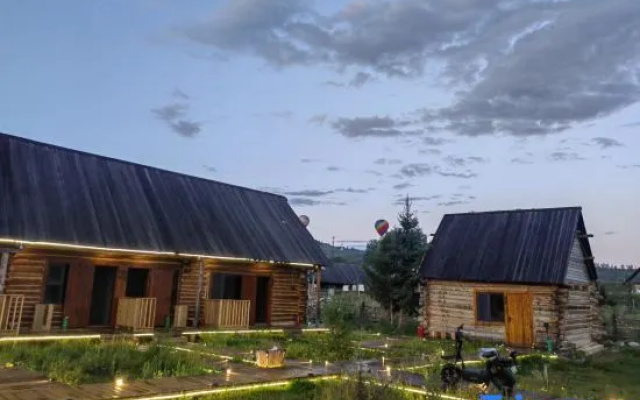 Tongmu Yiyu Shanjian B&B – Outside – Altay