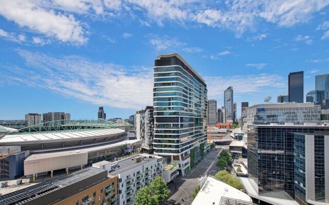 FARINA, 1BDR Docklands Apartment