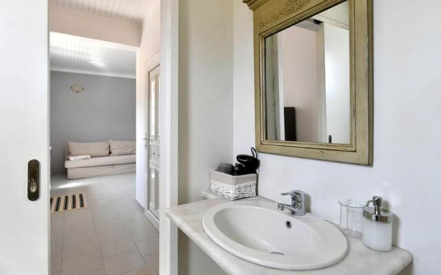 Anemolia Apartments With Pool