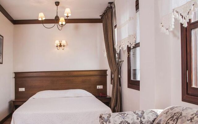 Karlibel Ikizevlerhotel