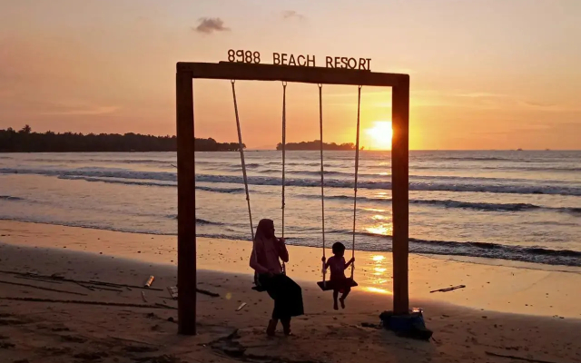 8988 Beach Resort