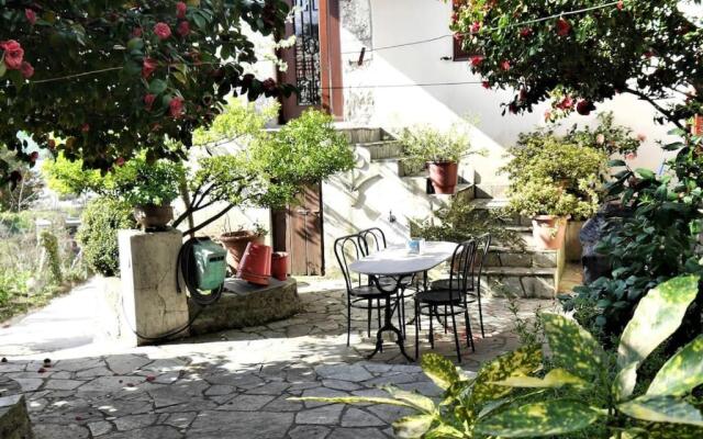 Wonderful 4 Bedroom Villa & separate guest house Villa Thalia