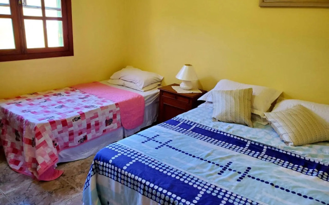 Casa em Condomínio com Piscina Privativa