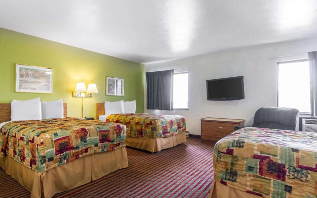 Econo Lodge Madison East