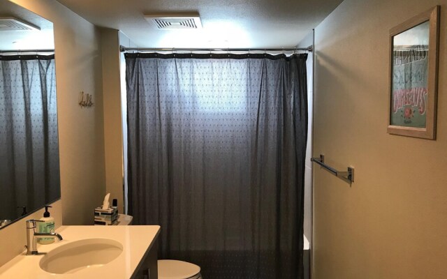 Classy Townhome near Old Town, Breweries, & River!