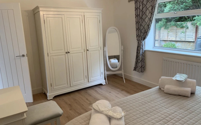 Vale of Belvoir Idilic Country Village Retreat