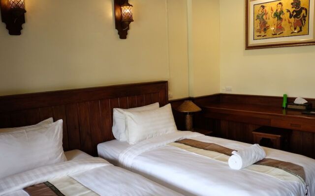 Lah Own Khaolak Resort