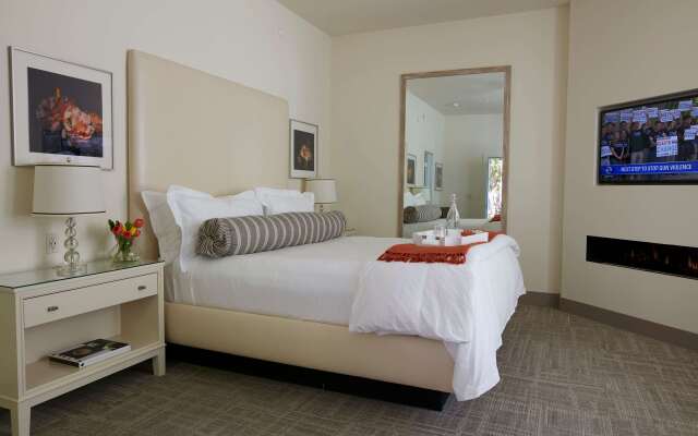 SENZA Hotel