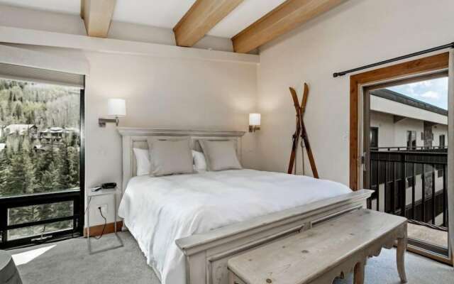 3 Bedroom Antlers Vacation Rental With Incredible Slopeside Views and Just a Short Walk to Gondola and Lionshead Village